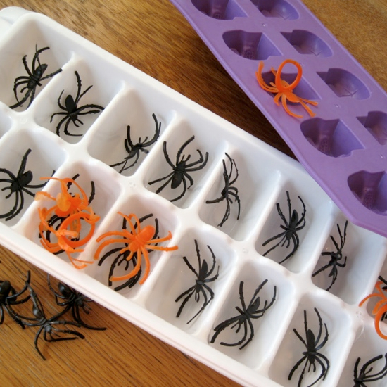 Halloween Ice cubes 14 Cool Halloween Drink Ideas