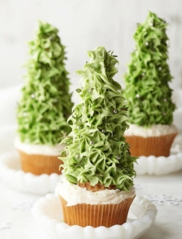 christmas tree cupcakes Tons of really creative Christmas cupcake ideas!!