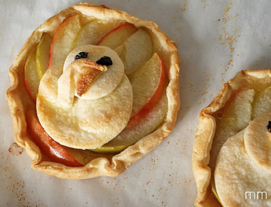 turkey apple tart 50 really cute Thanksgiving & Fall treat ideas!