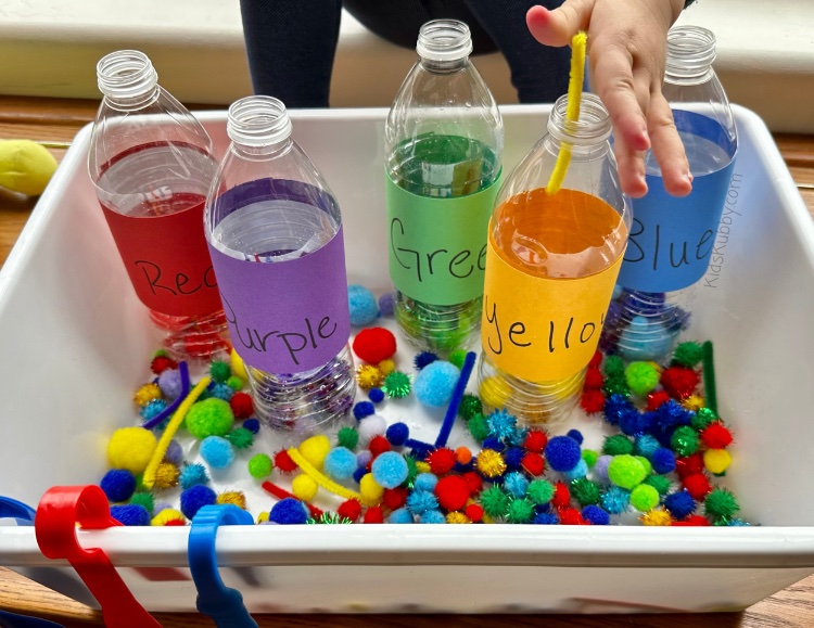 Sorting activities are always a hit with kids. Make your sorting activities even better with color sorting! Here are 10 simple and affordable color sorting activities that are perfect for toddlers and preschoolers. Each sorting activity teaches the colors of the rainbow while also increasing fine motor skills, counting skills, and hand strength. All while your kids have fun! What could be better?? Give these genius color sorting activities a try today! #Colorsortingactivitiesfreeprintable