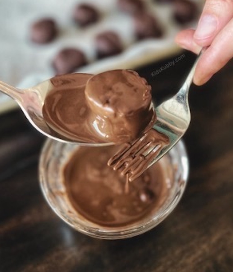 Chunky Monkey Banana Bites are a quick and easy no-bake snack using bananas, peanut butter, and chocolate chips. These little bites are great for when you're wanting something healthy but still want it to hit the spot!