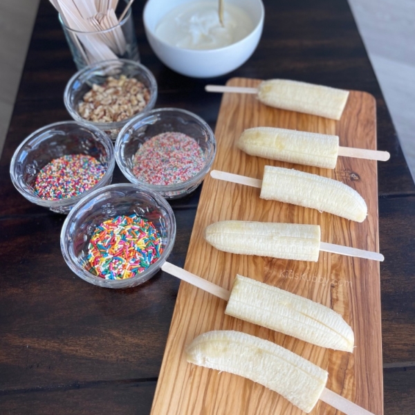 Easy Frozen Banana Yogurt Pops!