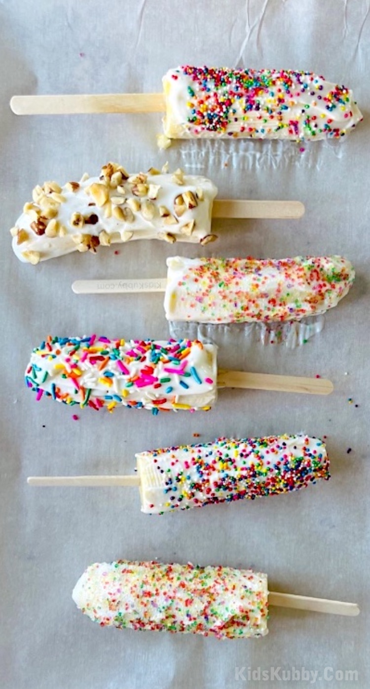Do you have hungry kids to feed who are always looking for a sweet treat? Try these yogurt covered banana popsicles! They are the best no bake healthy treat for kids, especially in the summer time.