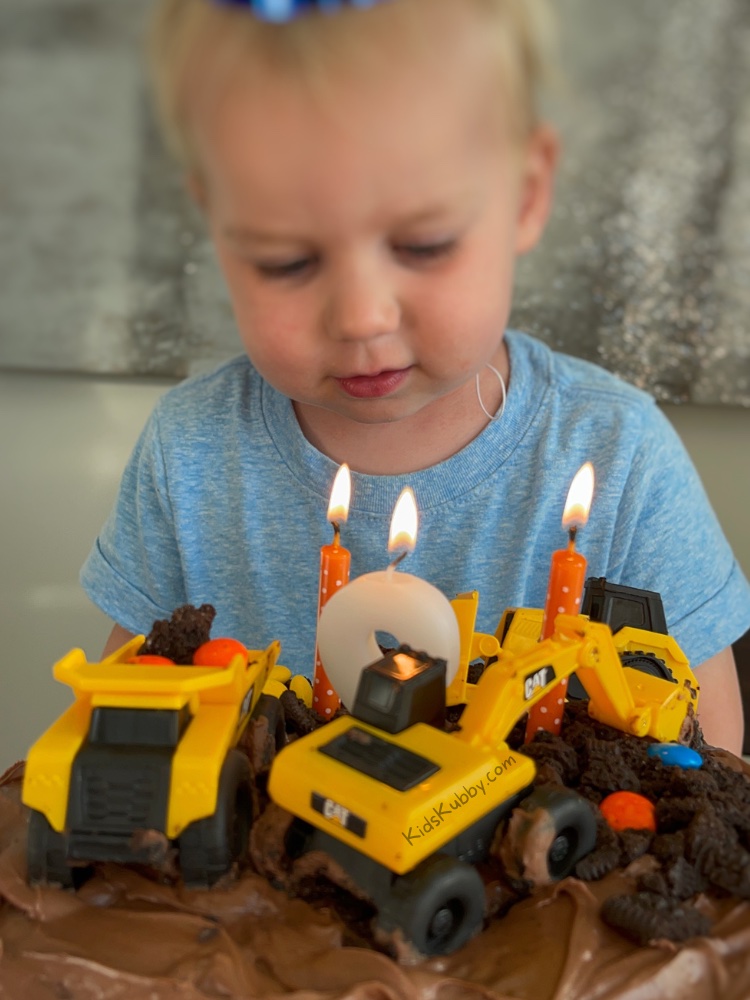 DIY Construction Birthday Themed Party with the cutest dirt and tractor cake!