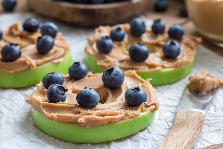 Fun snacks for kids to make! Healthy clean eating apple slice cookies recipe. 