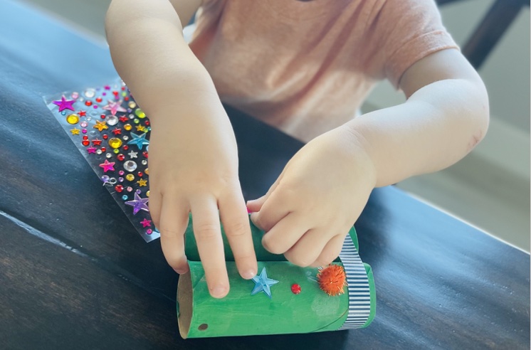 My kids had a blast making these toilet paper roll binoculars! A super fun indoor project especially for spring or summer, anytime the weather is nice! They can take them outside when they are done to explore. 