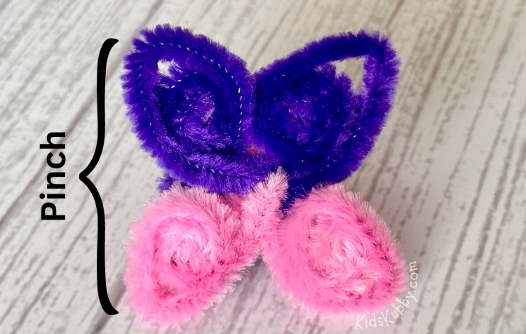 Are you looking for a simple craft for your kids – try making pipe cleaner butterfly rings. All you need is 2 ½ pipe cleaners and some scissors and in less than 5 minutes you can make the prettiest pipe cleaner rings ever. Little kids will go nuts over this fun craft. Maybe make a bunch of these butterfly rings before heading outside to look for real butterflies.  Then your kids can show off their pretty pipe cleaner butterflies to actual butterflies. I bet they’d get a kick out of that! Give it a try today. 