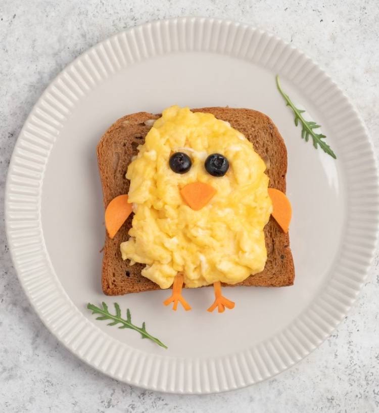 Looking for a healthy breakfast idea that is low in sugar? Try silly animal toast! This recipe uses unsweetened nut butters and natural fruits to make the cutest breakfast for kids ever! You can even use scrambles eggs and cut up veggies for a super hearty breakfast idea that everyone will love. Picky eaters love this recipe idea because it’s so exciting. This recipe is perfect for breakfast, lunch, or snacks and you almost always have all the ingredients on hand. 