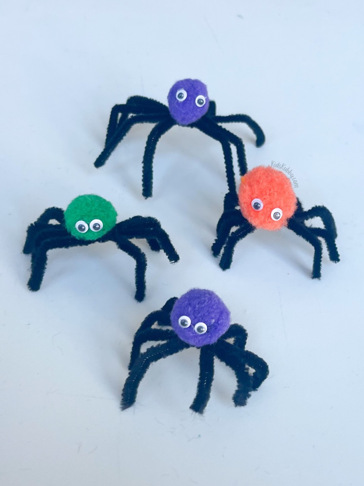 Need a fun and simple Halloween craft for the kids? These quick and easy pipe cleaner spiders are the perfect activity! Creating awesome Halloween decorations to place around the house.