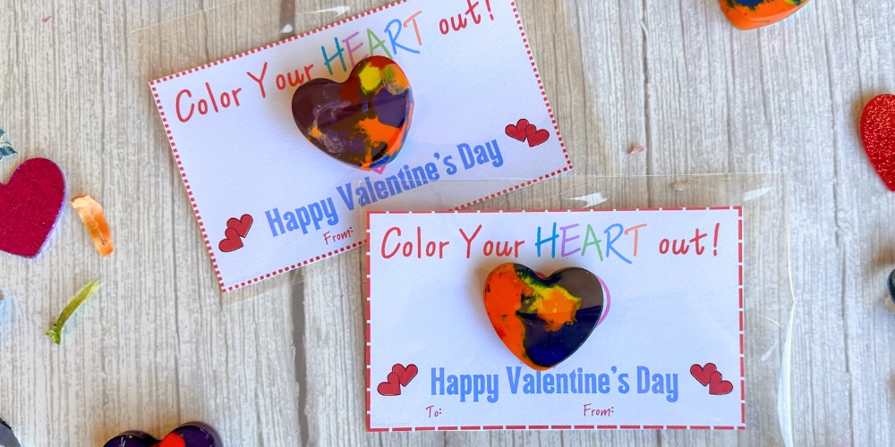 The best non-candy valentines ever. Simple to make DIY valentines day card using crayons. Simply melt broken crayon pieces in a silicone heart shaped mold and you can make fun recycled melted crayon hearts that kids love!