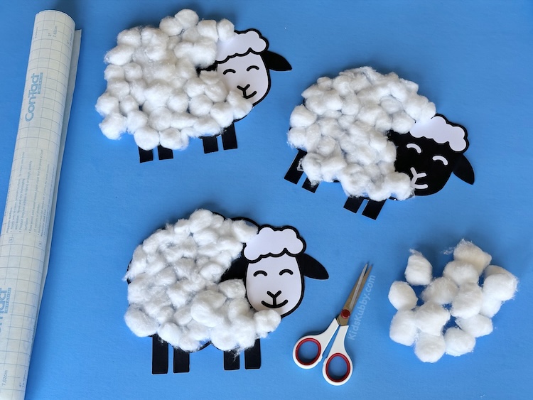 how to make the cutest cotton ball sheep craft ever. this low mess art project is so fun for toddlers and preschoolers. Make sure to share this with a teacher you know! 