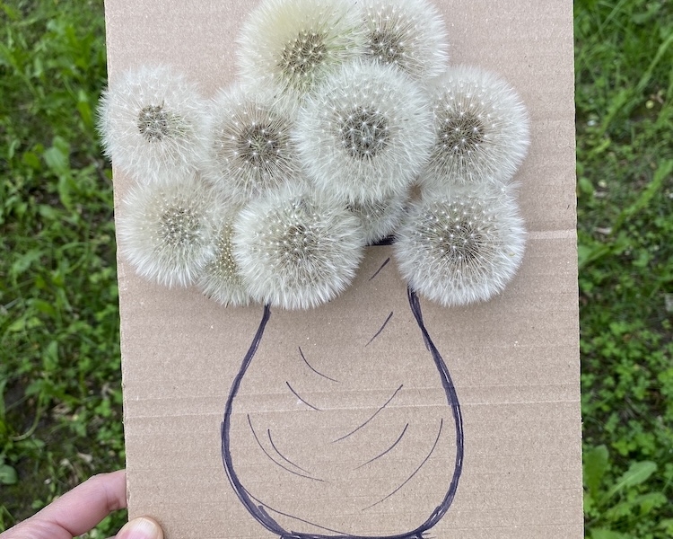 This fun and easy outdoor craft idea is a huge hit with kids of all ages! Get your kids outside in the backyard this spring and summer with this entertaining nature activity.