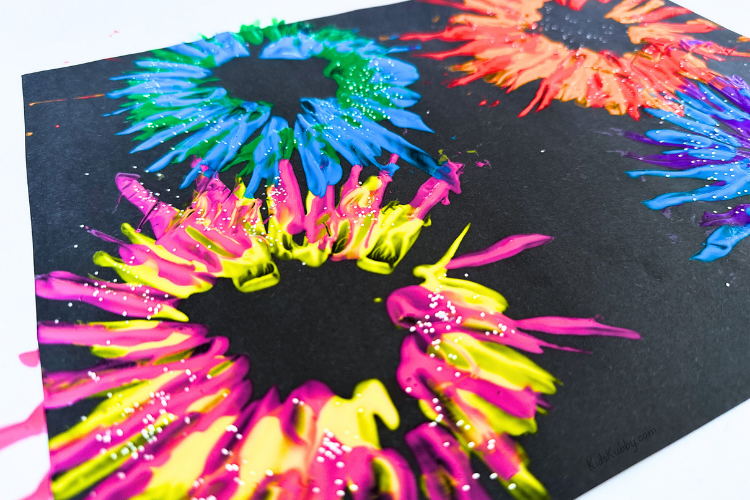 This summer time craft was a huge hit with my kids! I have toddlers and older kids that all enjoyed making these paper roll fireworks together. I've included a full tutorial with easy to follow step by step instructions.
