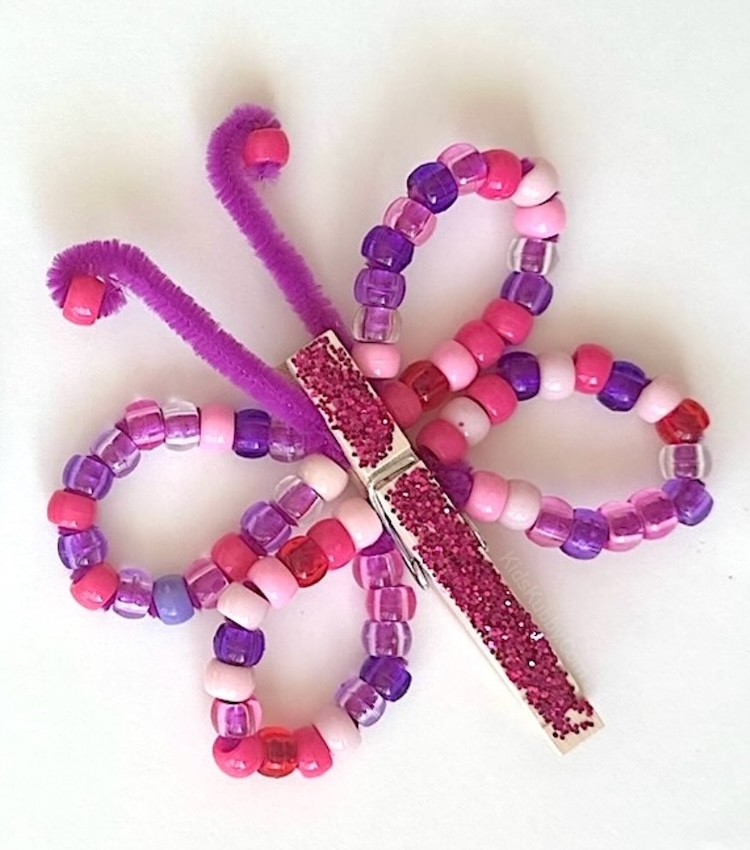 Bead Pipe Cleaner Butterfly Tutorial with lots of step by step instructions to make it easy to follow. 