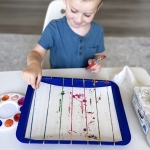 Easy fun art project for little kids using rubber bands.