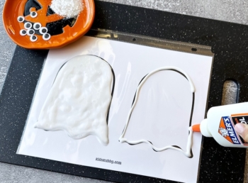 Halloween Glue Ghosts