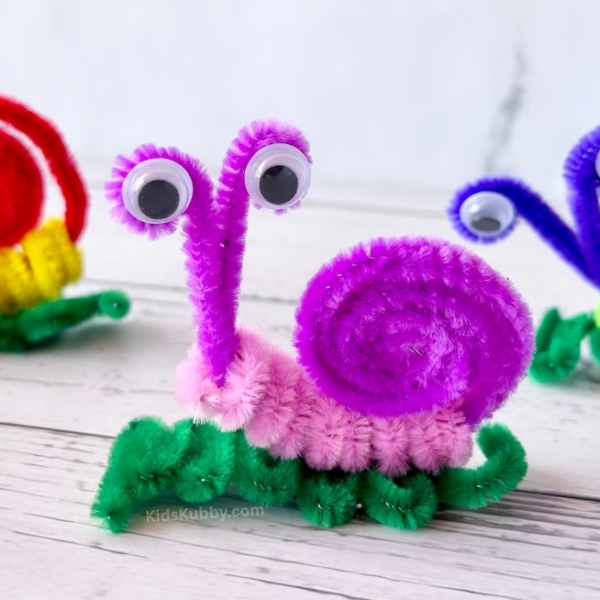 easy pipe cleaner snails that can be used in fairy gardens or imaginary play.