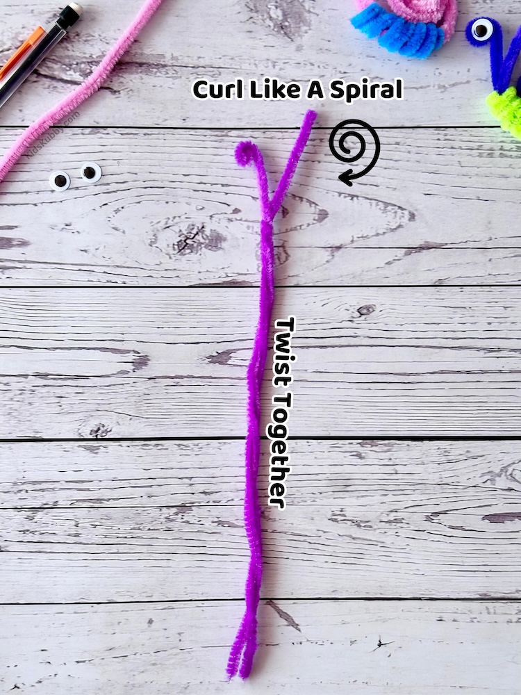 Step by step tutorial for how to make a pipe cleaner snail.