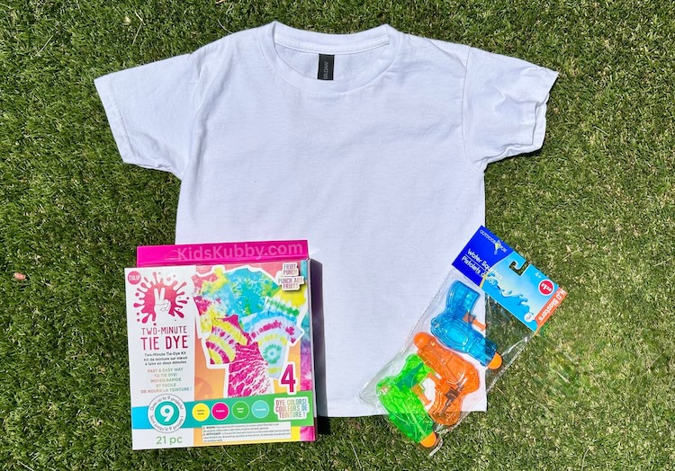 Try this creative water gun tie dye craft for kids! A fun, outdoor activity that’s perfect for summer parties or family time. The perfect boredom busting activity.