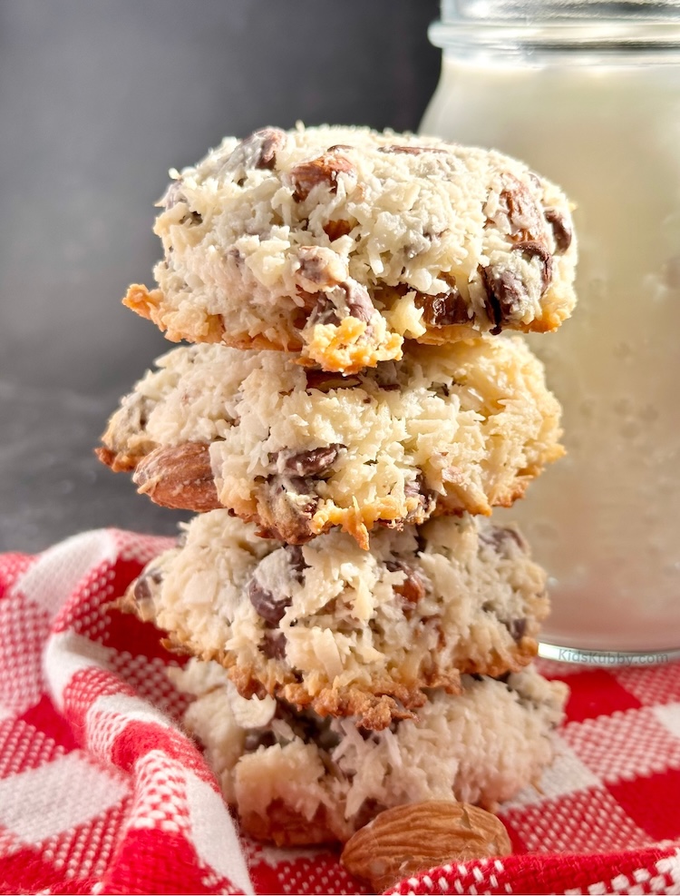 Short on time? These Quick Almond Joy Cookies are ready in 30 minutes! Chocolate, coconut, and almonds in every chewy bite. Pin now for an easy, delicious dessert!
