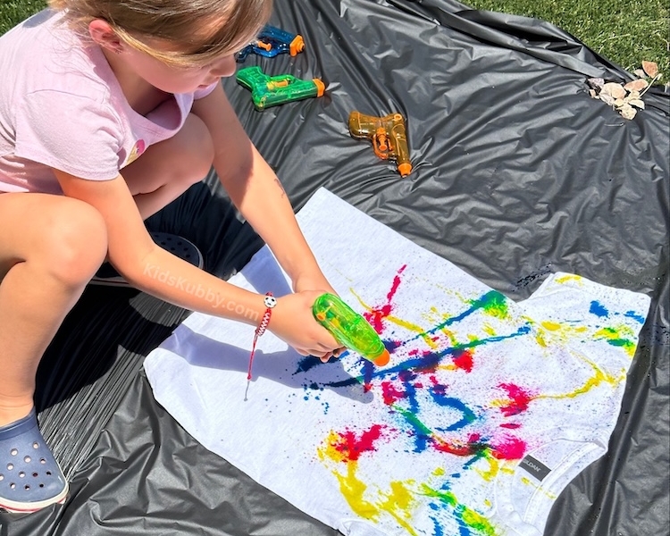 Looking for a fun kids' craft? This water gun tie dye project is a colorful, easy outdoor activity for kids. Perfect for beginners!