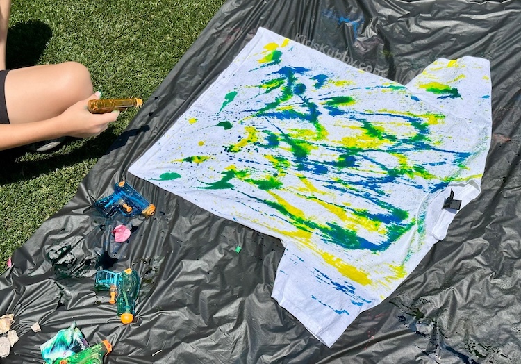 Easy summer activity for kids using simple materials you probably already have at home. Cheap craft ideas for kids.