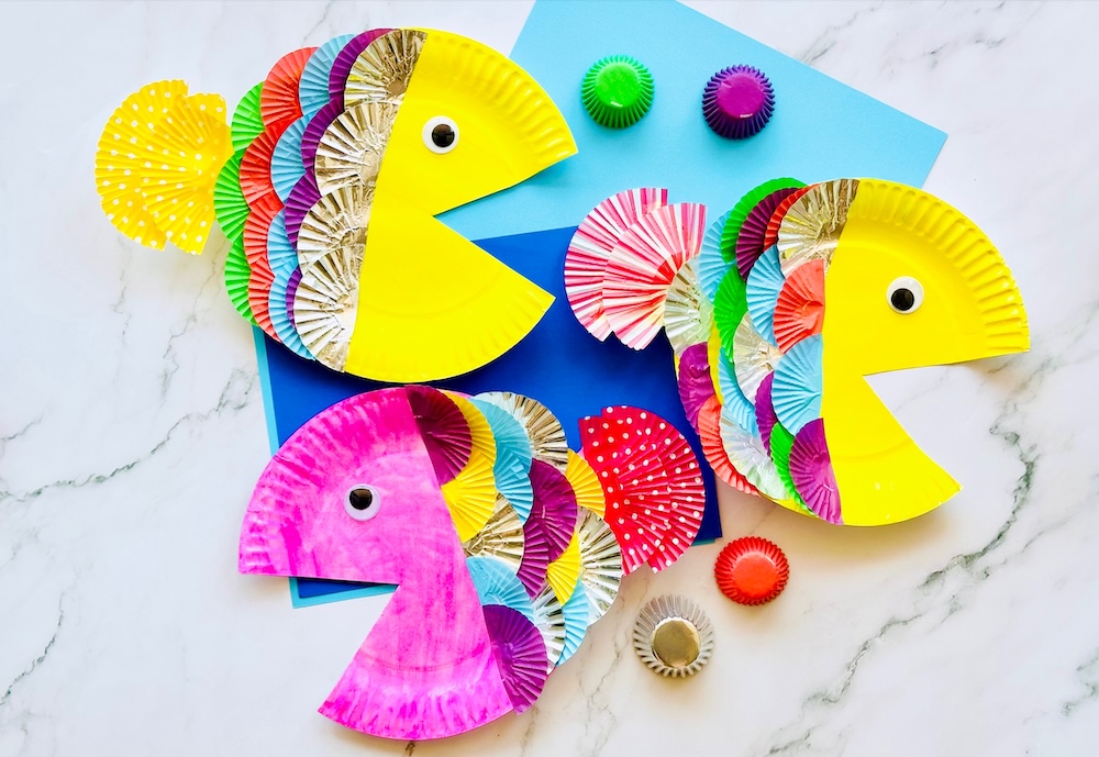 The easiest rainbow fish paper craft using cheap paper plates and paint. Fun for all ages.