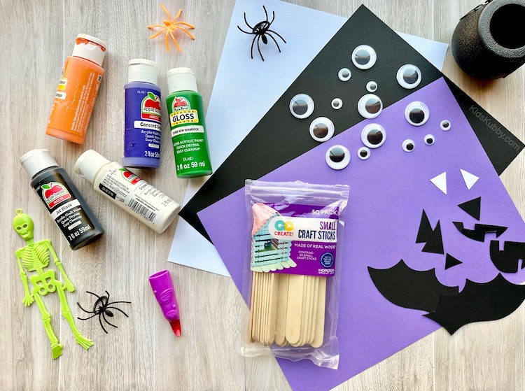Step by step tutorial on how to make spoon Halloween characters out of popsicle sticks. Easy crafts for kids.