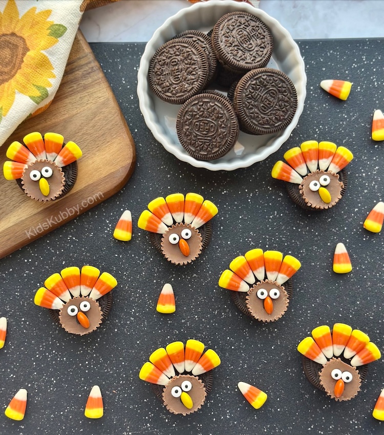 Adorable chocolate cookie turkeys - perfect to make with your kids this holiday season.
