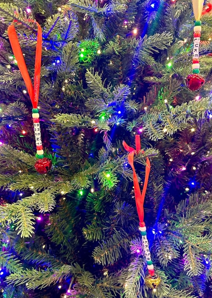 How to make fun and simple ribbon and bead decorations for Christmas. 