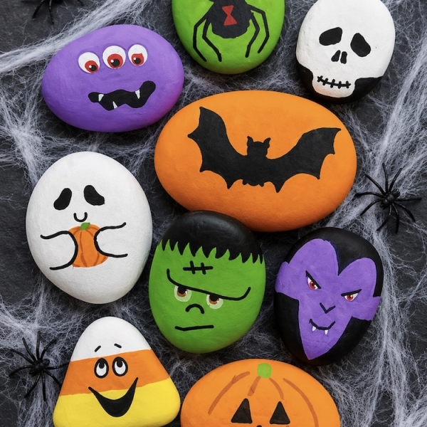 Painted rock ideas for Halloween.