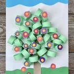 Awesome cheap and easy paper tree craft for preschoolers.