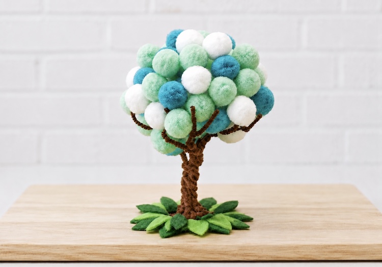 Pipe Cleaner crafts for kids using pom poms. 