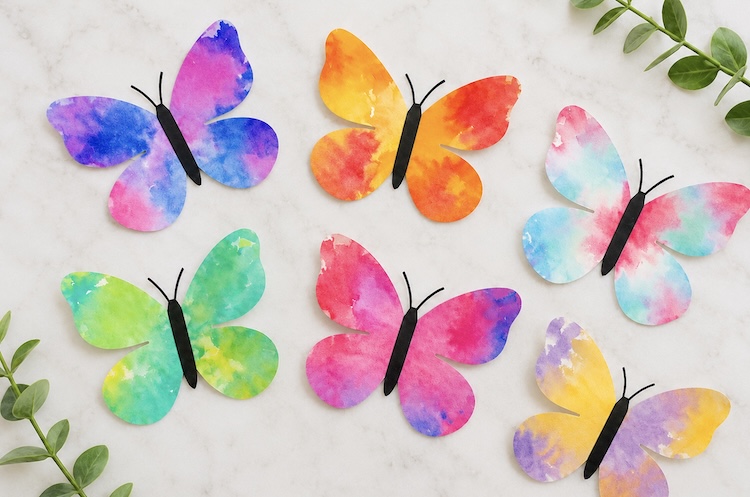 Easy paper butterfly spring craft for kids.
