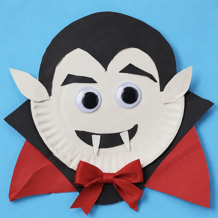 Simple paper plate halloween vampire craft. 