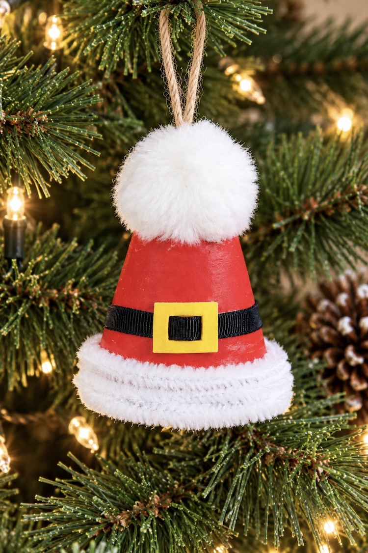 DIY Christmas ornament idea using a mini clay pot. How to make cute little Santa hats! A fun and easy craft tutorial with step by step instructions. 