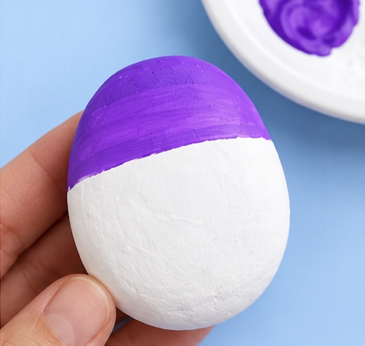 How to make a snowman rock with step by step paint instructions.