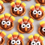 The cutest homemade turkey thanksgiving treats made with chocolate Rolos, pretzels, and other candy! A fun holiday treat to make at home with the kids during fall.